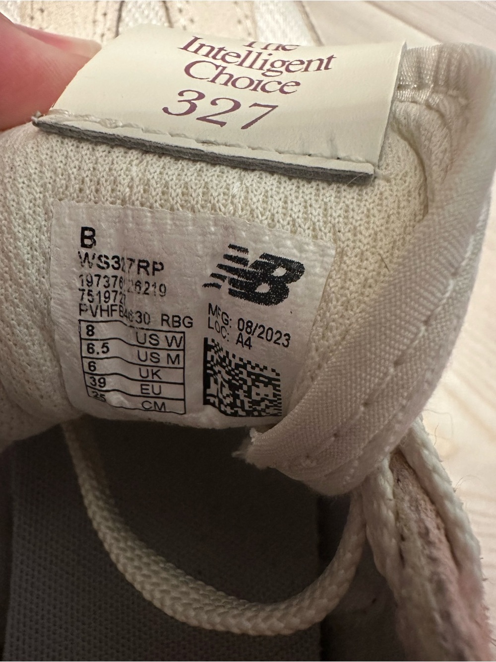 New Balance 327 Women’s Cream and Mauve Lace-Up Sneakers - Picture 3 of 4